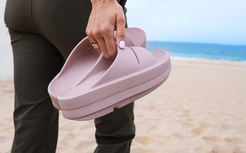 Women's OOmega OOahh Sandal - Stardust